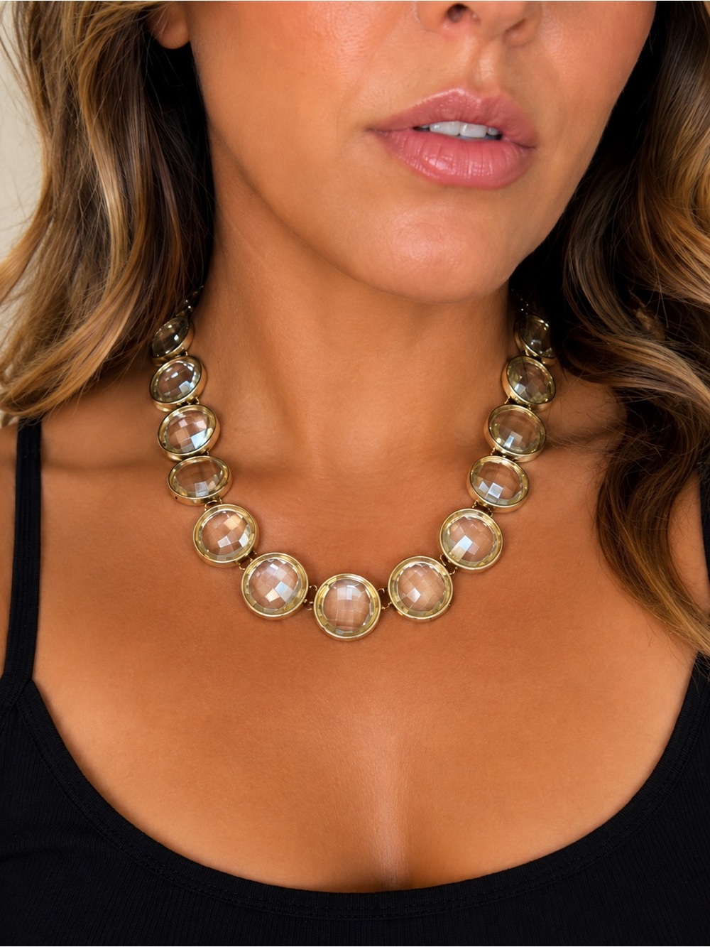 Vintage Gold Tone Faceted Lucite Disc Statement Necklace 18”